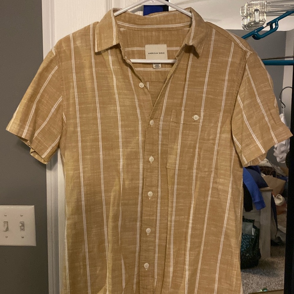 American Eagle Button up